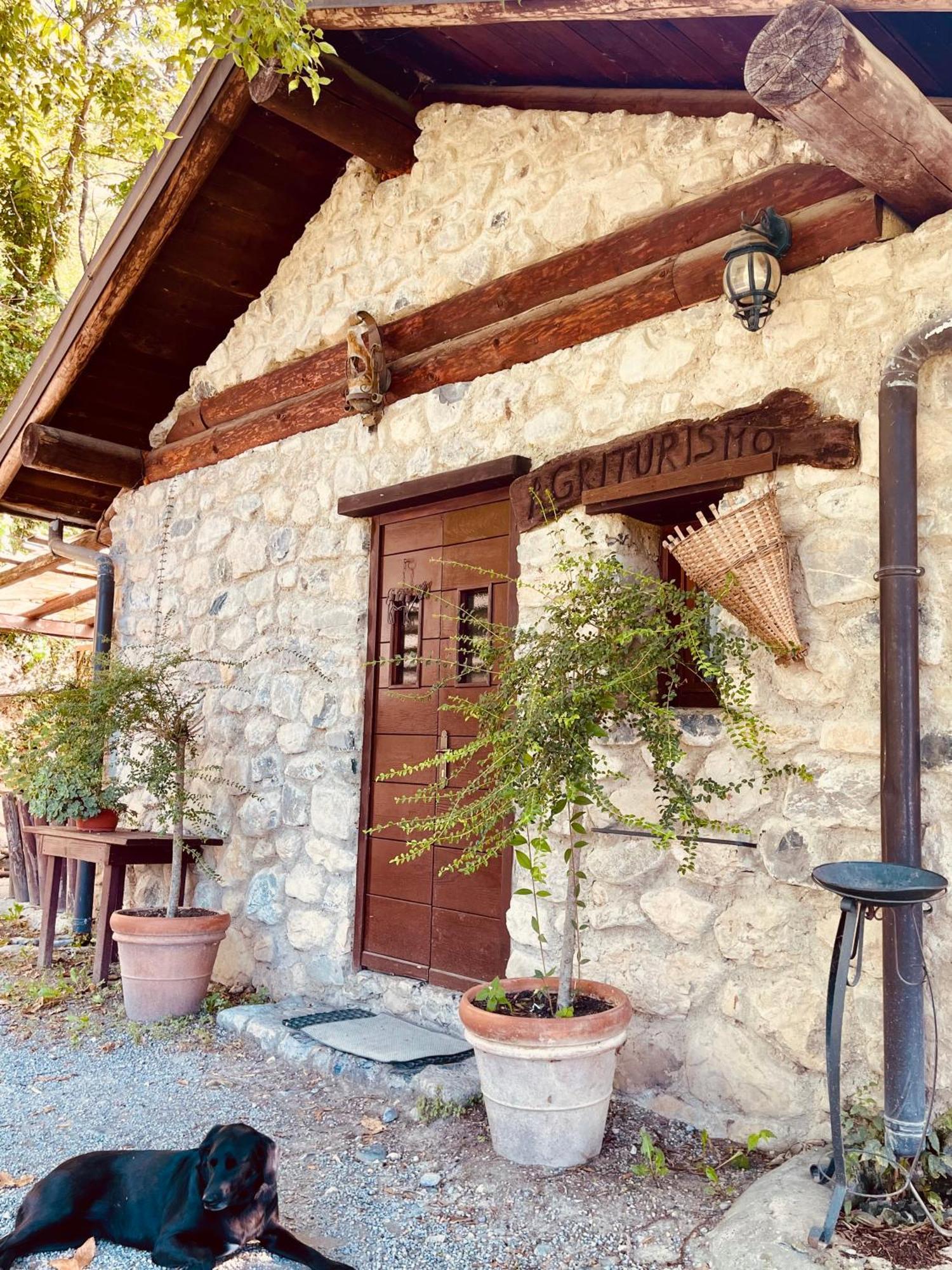 Agriturismo La Selvaggia แมนเดลโล เดล ลาริโอ ภายนอก รูปภาพ