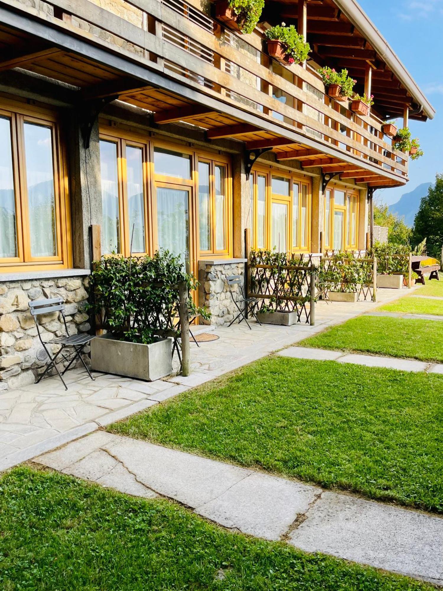 Agriturismo La Selvaggia แมนเดลโล เดล ลาริโอ ภายนอก รูปภาพ