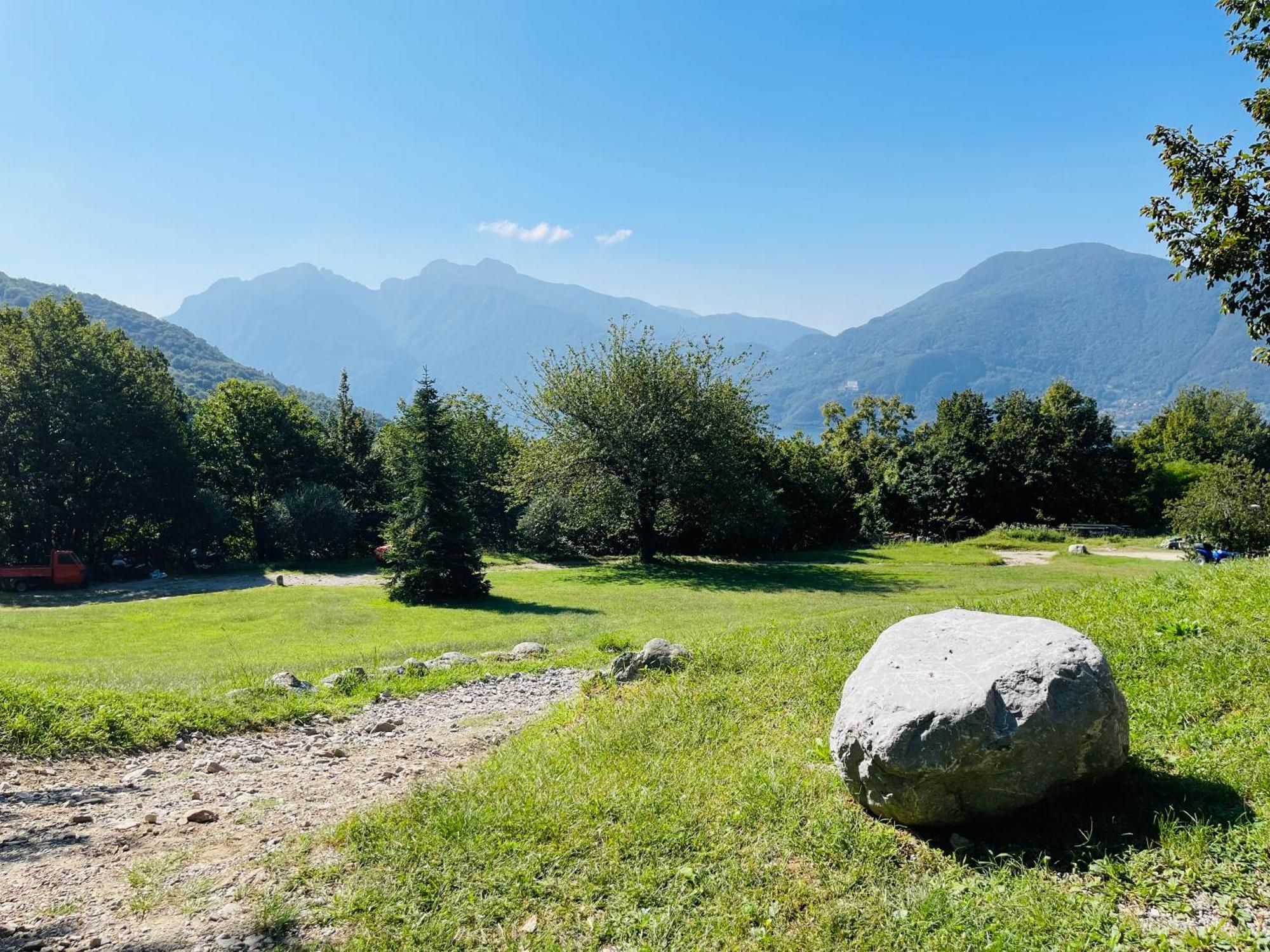Agriturismo La Selvaggia แมนเดลโล เดล ลาริโอ ภายนอก รูปภาพ